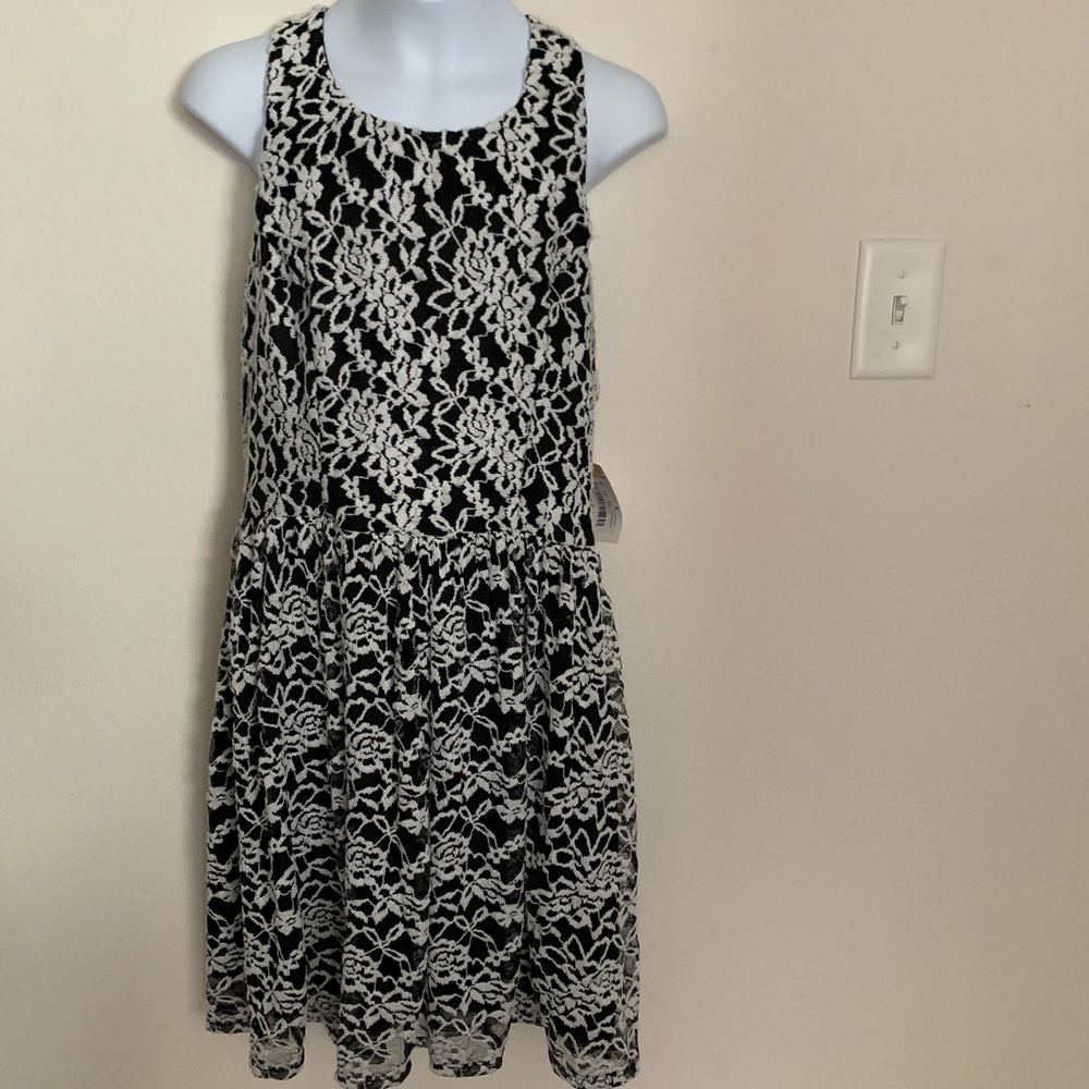 Girls Black and White Crochet Lace Sleeveless Dress